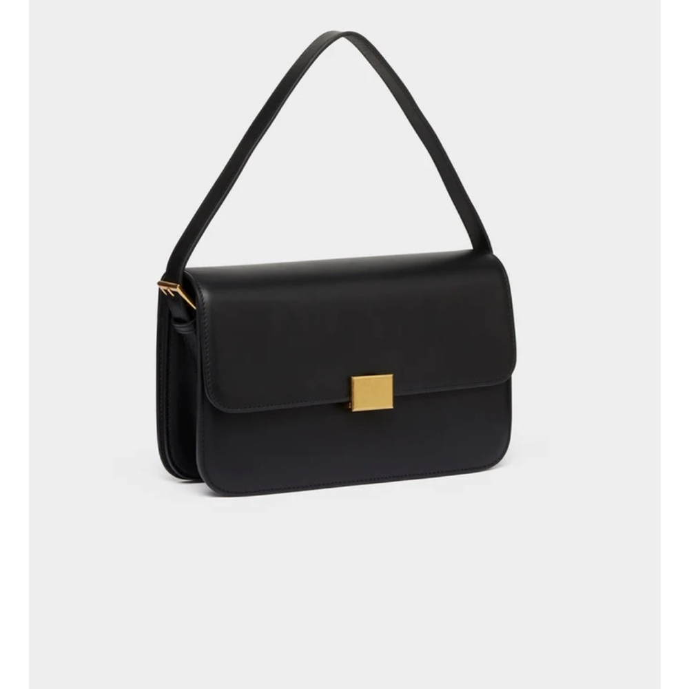 The curated classic shoulder bag in smooth leather